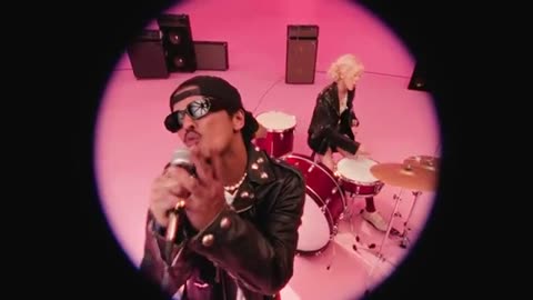ROSÉ-Bruno-Mars-APT-Official-Music-Video