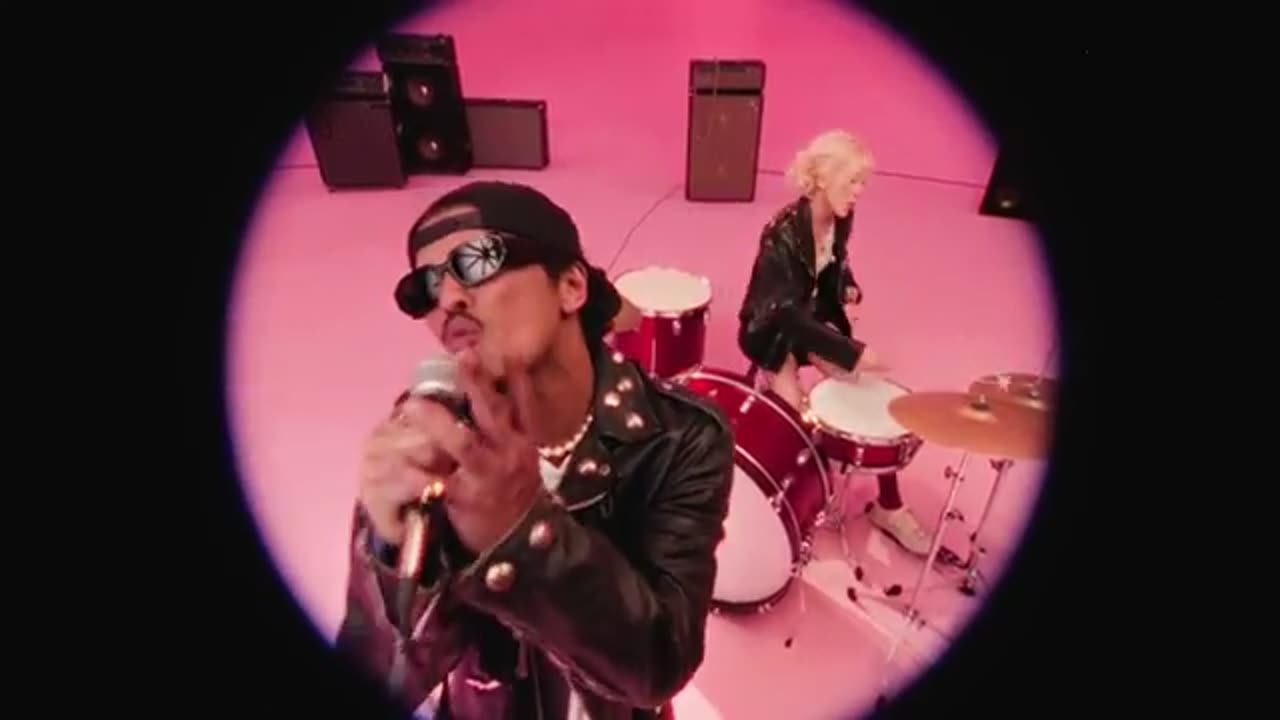 ROSÉ-Bruno-Mars-APT-Official-Music-Video