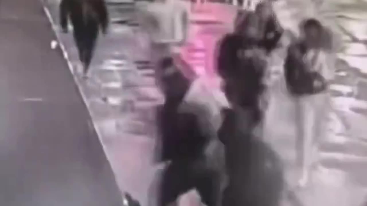 Cincinnati Blacks Gang Stomp White Man