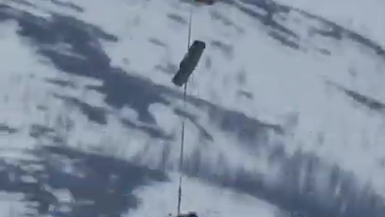 US paratroopers jump into Norway