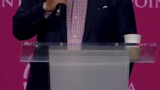 Tucker Carlson BLASTS news networks like Fox for Ignoring the Epstein Scandal!