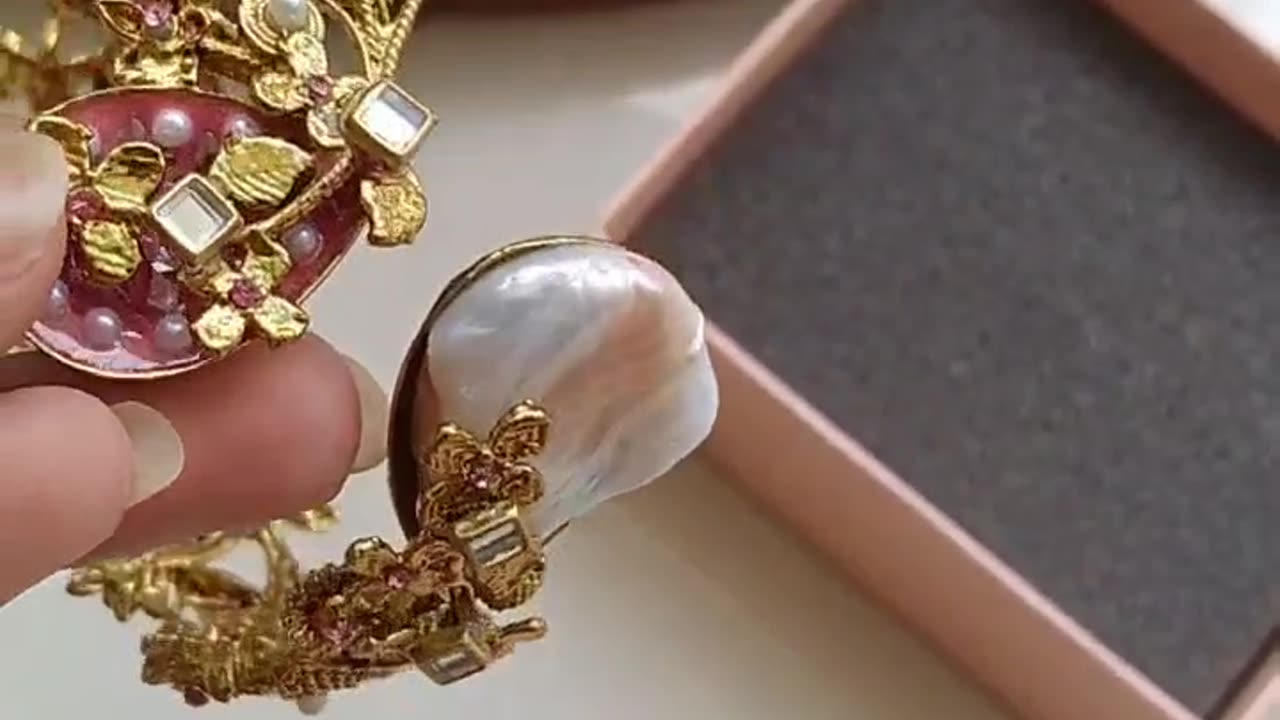 Handmade turkish work with morther of pearl bangle
