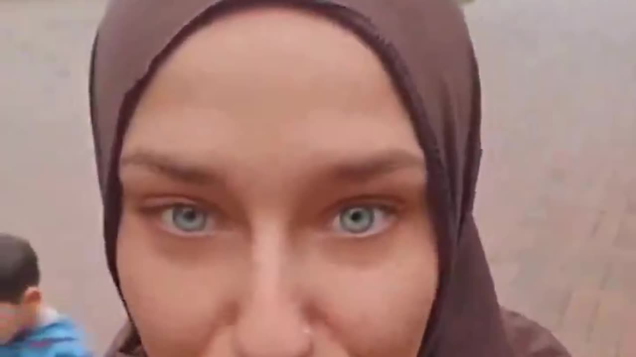 She complains that Germans don't like hijab. Any advice for her?