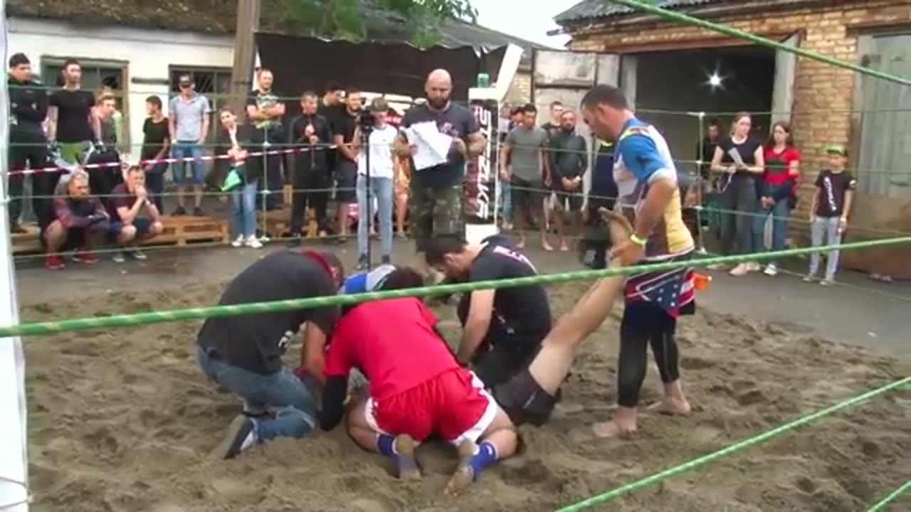 BASKETBALL PLAYER vs MMA Fighter !!! Best Fight !!!