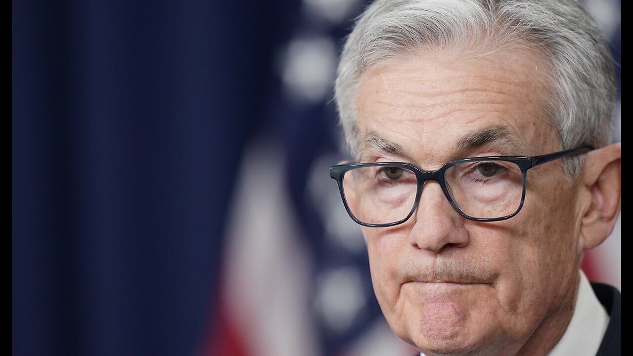 Fed Chair Ignores Trump's Blistering Criticisms, Goes His Own Way on Interest Rates