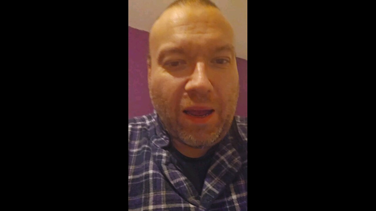 trying 2 get inside my wardrobe 🤣