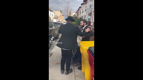 Jewish behavior 🙄