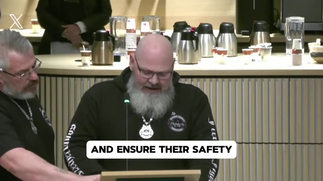 Brave father explains how his 15 y/o Dutch girl got brutally raped by a Syrian migrant.