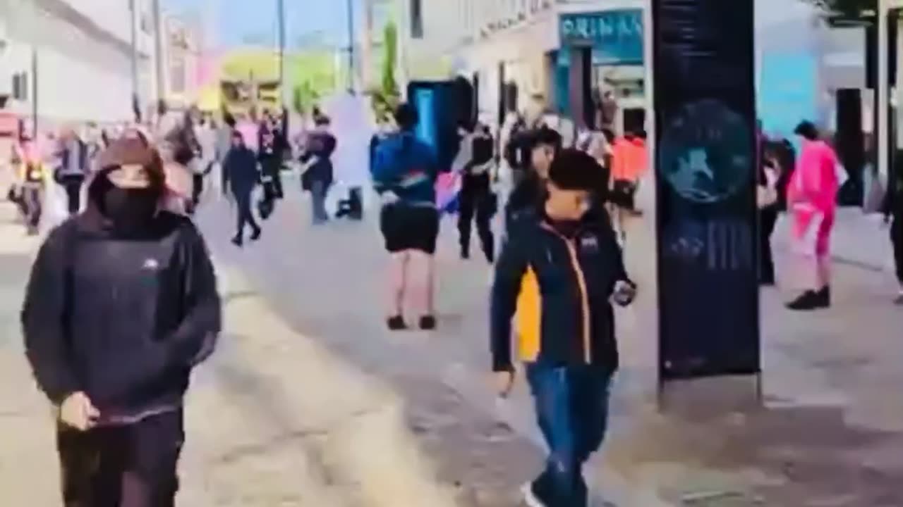 Masked Goon In Hoodie Gets Woohooed