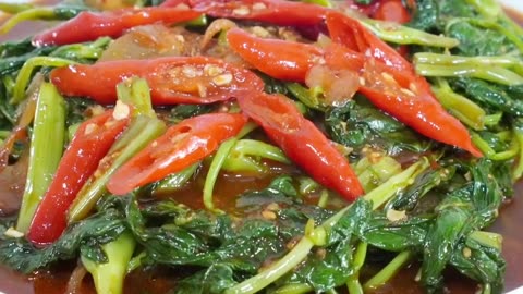 Stir-Fried Water Spinach – A Quick and Tasty Indonesian Favorite