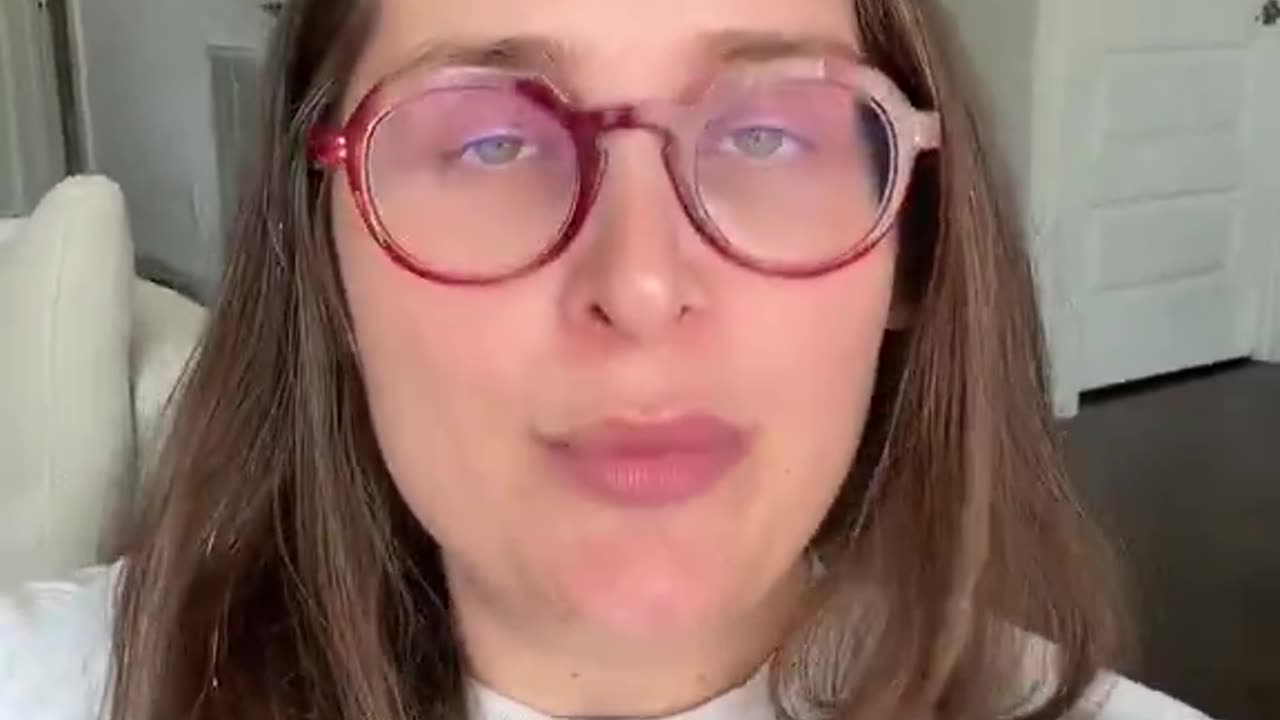 Tiktoker urges her followers to date immigrants to