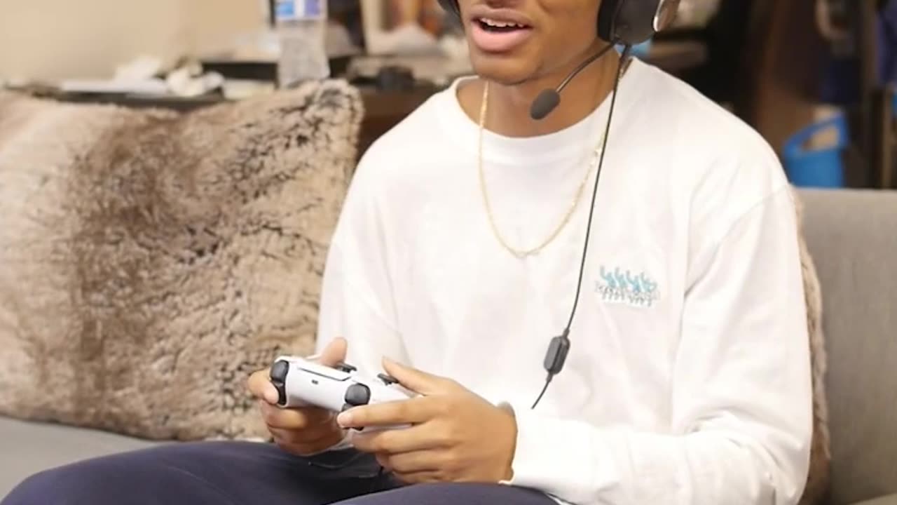 Mfs who have ENTIRE arguments over the phone #shorts #gaming #videogames #funny #ps4 #xbox #ps5