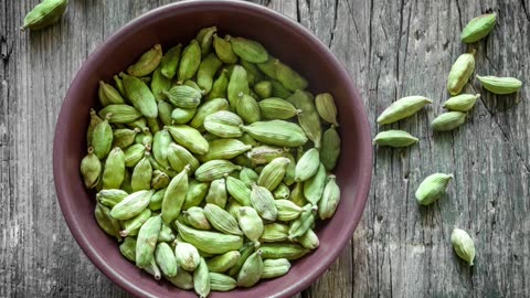गर्मी के मौसम में हरी इलायची खाने के फायदे #short #health #viarl
