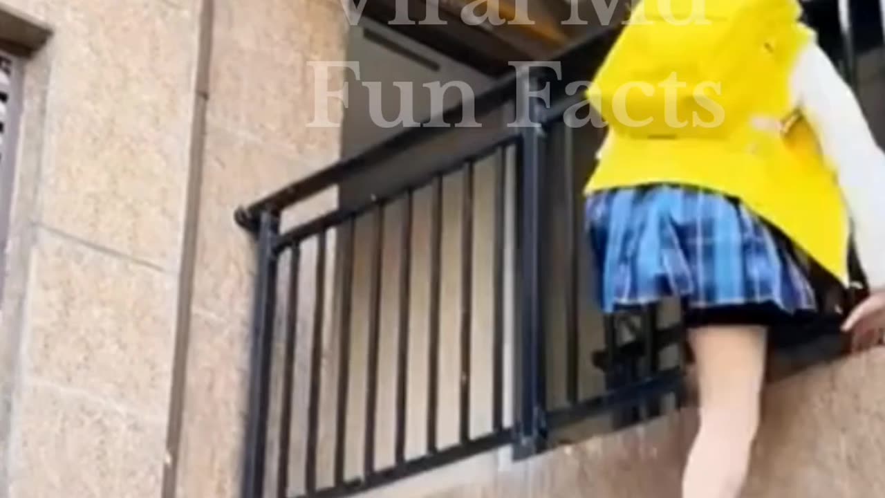 The Fastest Heist Ever? Lady Thief Moves Like Lightning!”