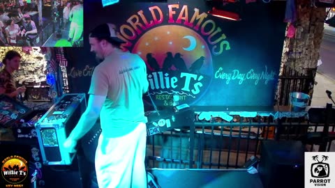 LIVE Music Everyday!