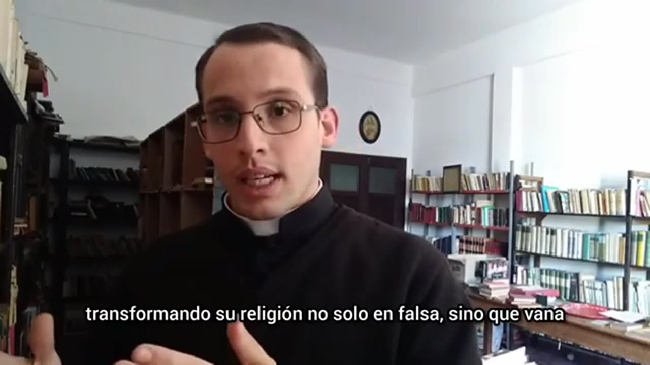 ☩ SACERDOTE DESTRUYE LA HEREJÍA PROTESTANTE.