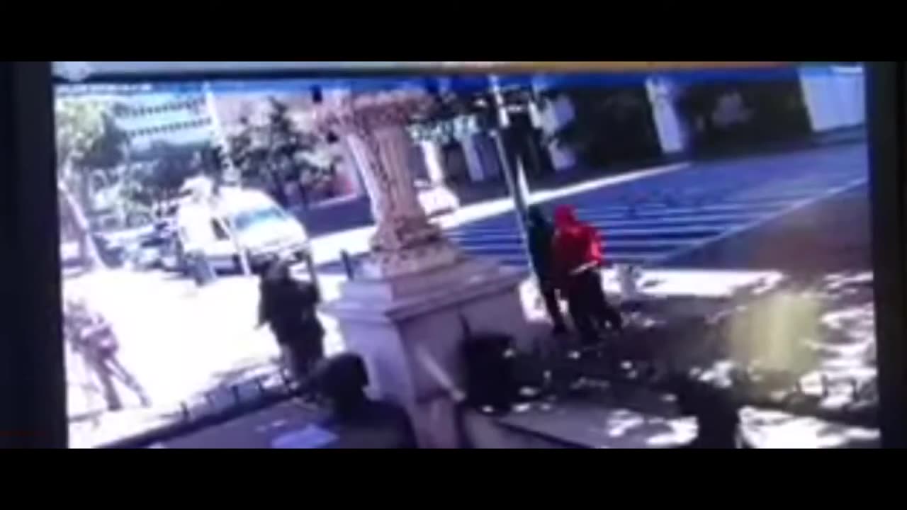 Armed Robbery of News Crew in Oakland CA.