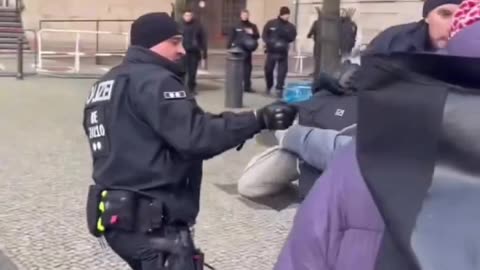 Berlin police violently cracked down on a peaceful Gaza solidarity protest