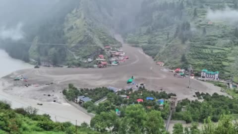 11 जवानों समेत 100 से ज्यादा लापता, 400 का रेस्क्यू; केरल के 28 टूरिस्ट का सुराग नहीं