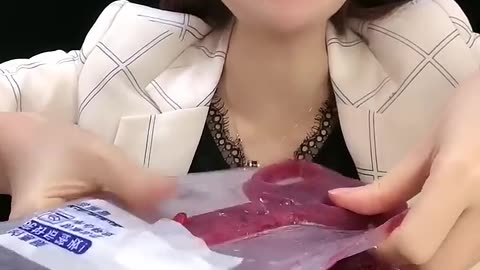 ASMR MUKBANG ICE EATING SOUNDS THE CHOCOLATE TASTE