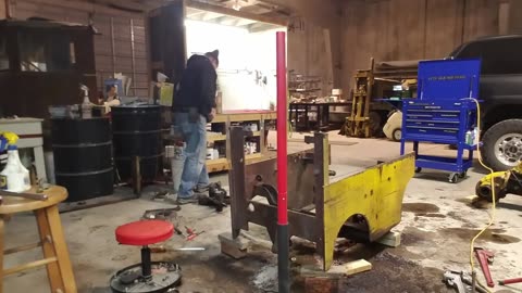 Removing the steering axle from a forklift - 1959 Clark Clipper Forklift Restoration Part 8