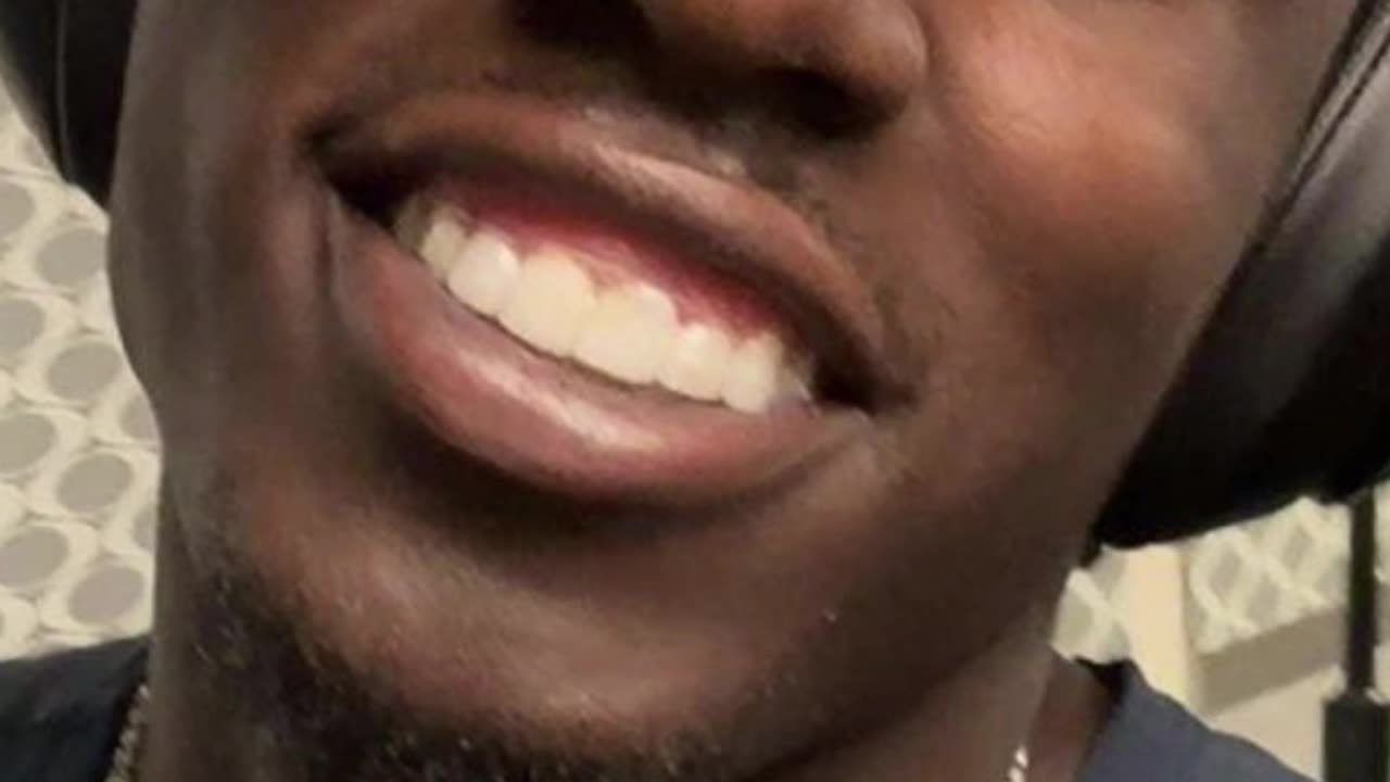 Jamal Roberts brightens fans’ day with positive fitness motivation