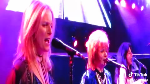 Hollywood Nights ~ Bob Segar ( Live )