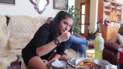 Weekend, barbecue & friends in Hungary Barefoot Vlog (Loser Ana Deleted YouTube Video)