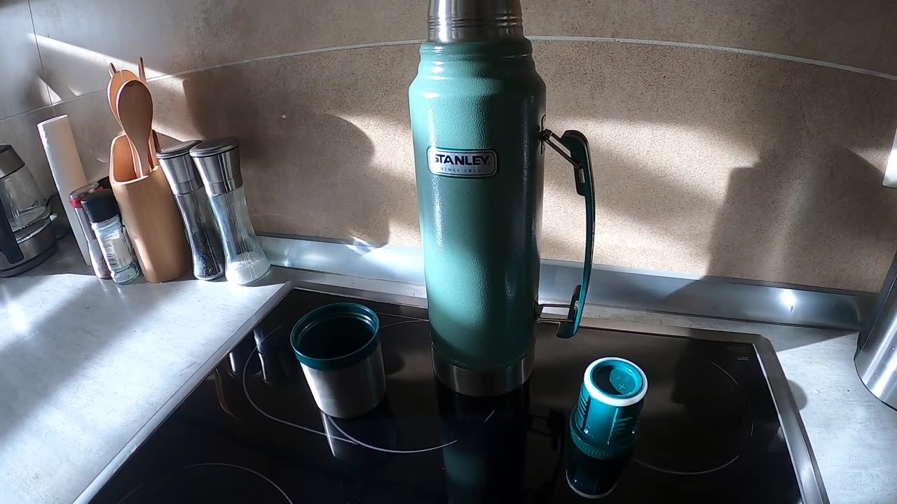 BLACKOUT STANLEY THERMOSKANNE