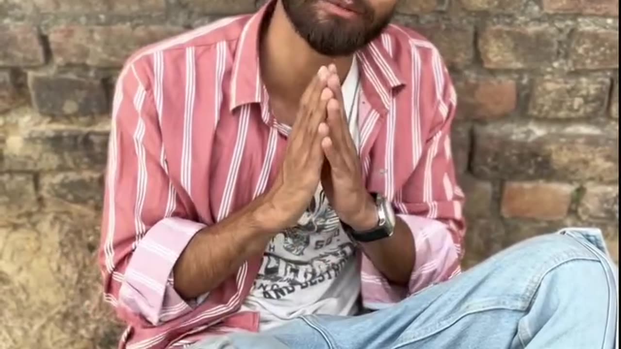 Papa mujhe khelne do😂