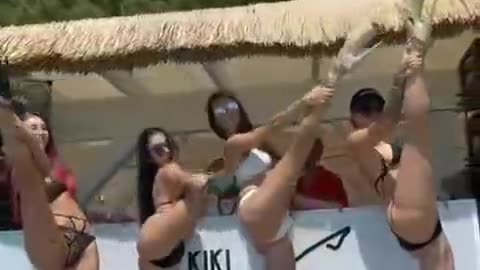 New Fashion Beautifu Model Lifestyle 2025