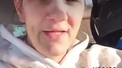 ＂ICE just showed up at our local grocery store while I was there , they were arresting someone＂