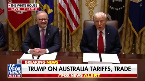 Trump Scolds Cameraman Over Priceless White House Decor