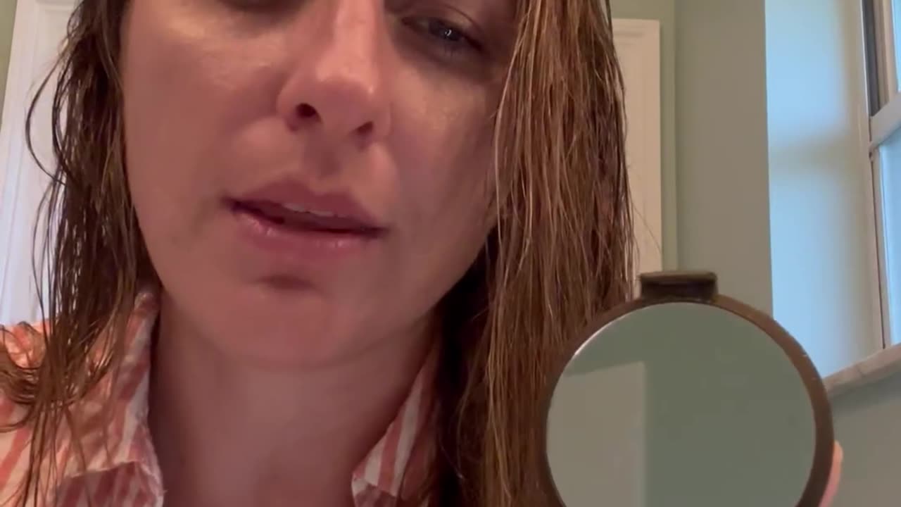 The Legendary Champagne Pop Glow ✨ Smashbox X BECCA Highlighter