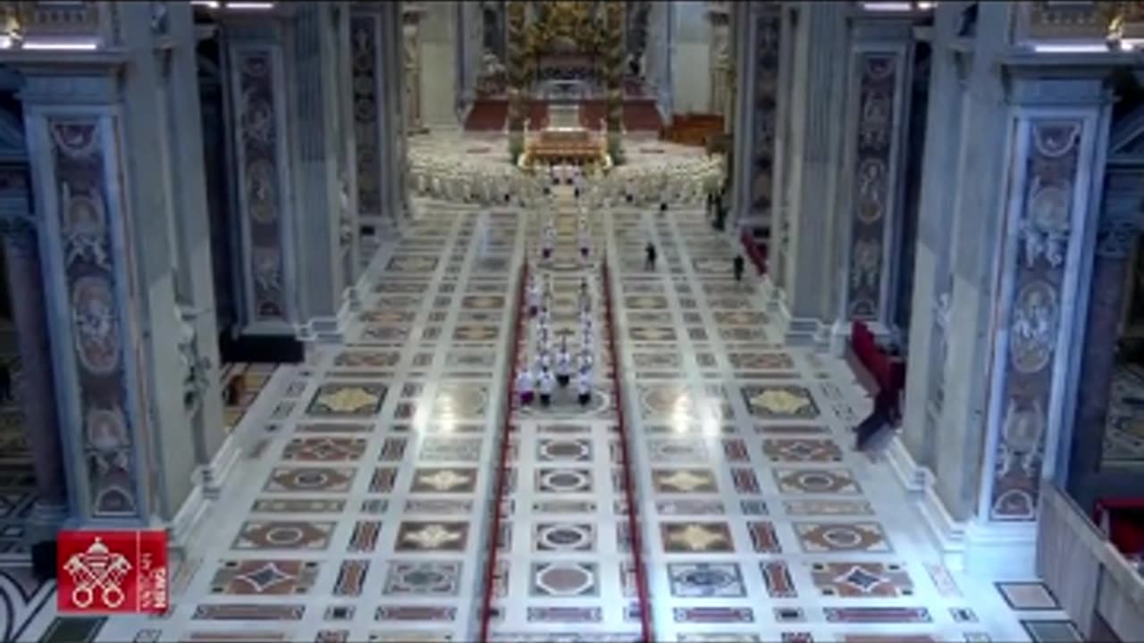 Laudes Regiae cantadas antes da primeira Missa pública do Papa Leão XIV