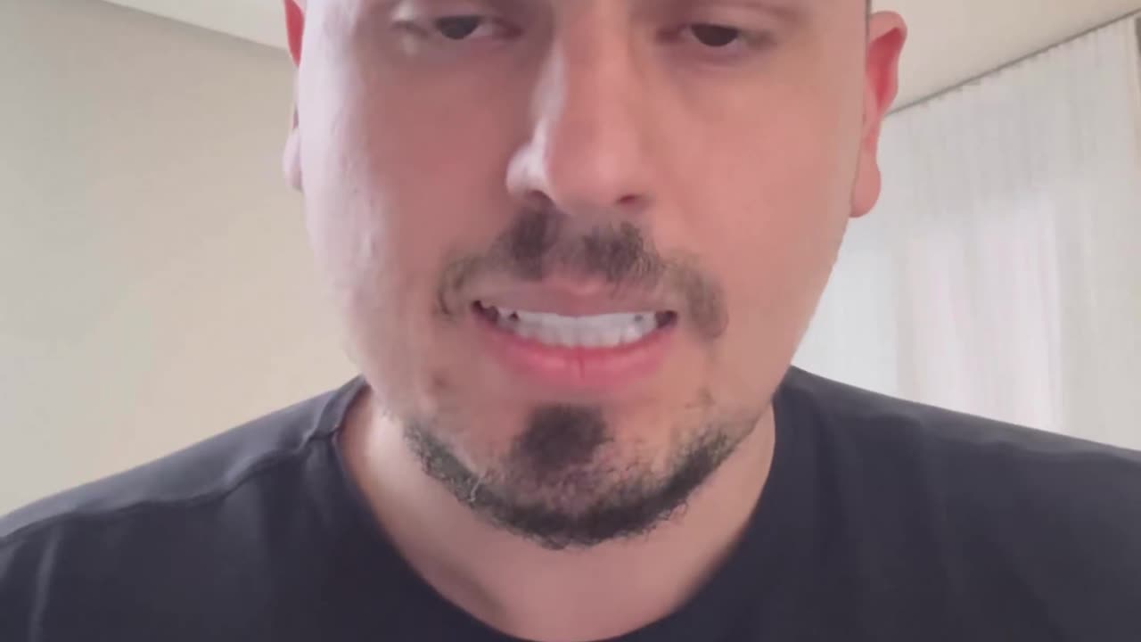 CENSURA: Pela Primeira vez na história um conteúdo não político é censurado,antes de ir ao ar. Como um juíz pode proibir um vídeo de ser postado,sem nem mesmo saber o conteúdo dele? Como alguém pode ser proibido de falar, antes mesmo de falar