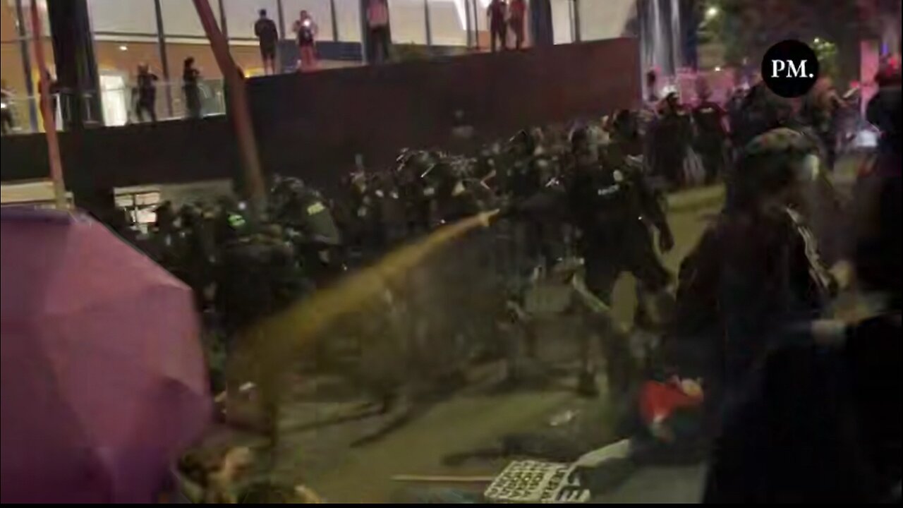 Violent clashes have begun in Seattle Washington between Police and members of Antifa