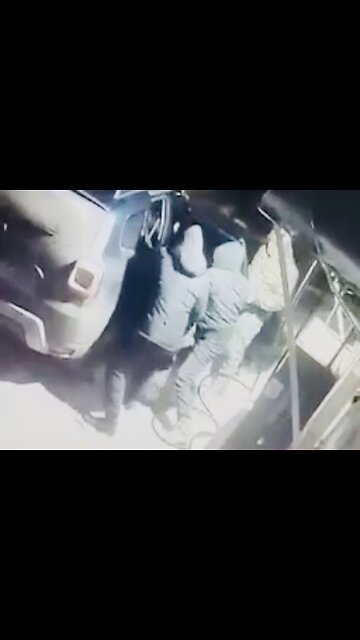 🇺🇦 They “mobilized” a refueler right at the gas station