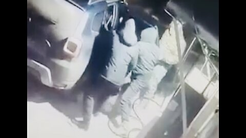 🇺🇦 They “mobilized” a refueler right at the gas station