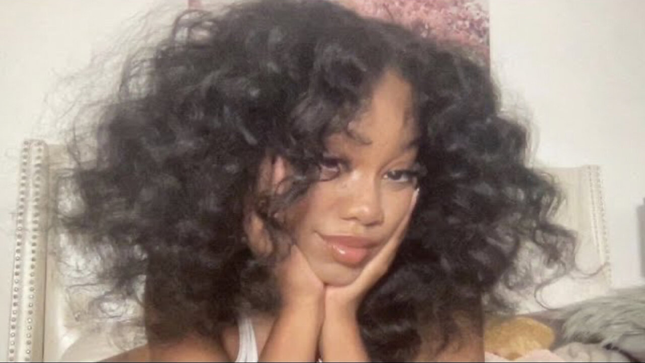 bambi beauty ᥫ᭡ *:･ﾟ