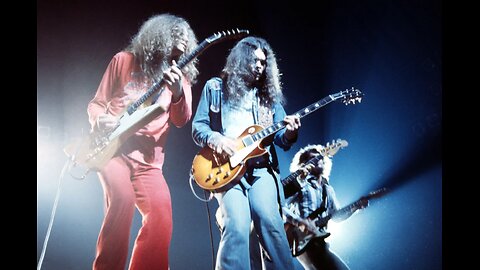 Freebird ~ Lynyrd Skynyrd ( Live / Raw Classic Video )