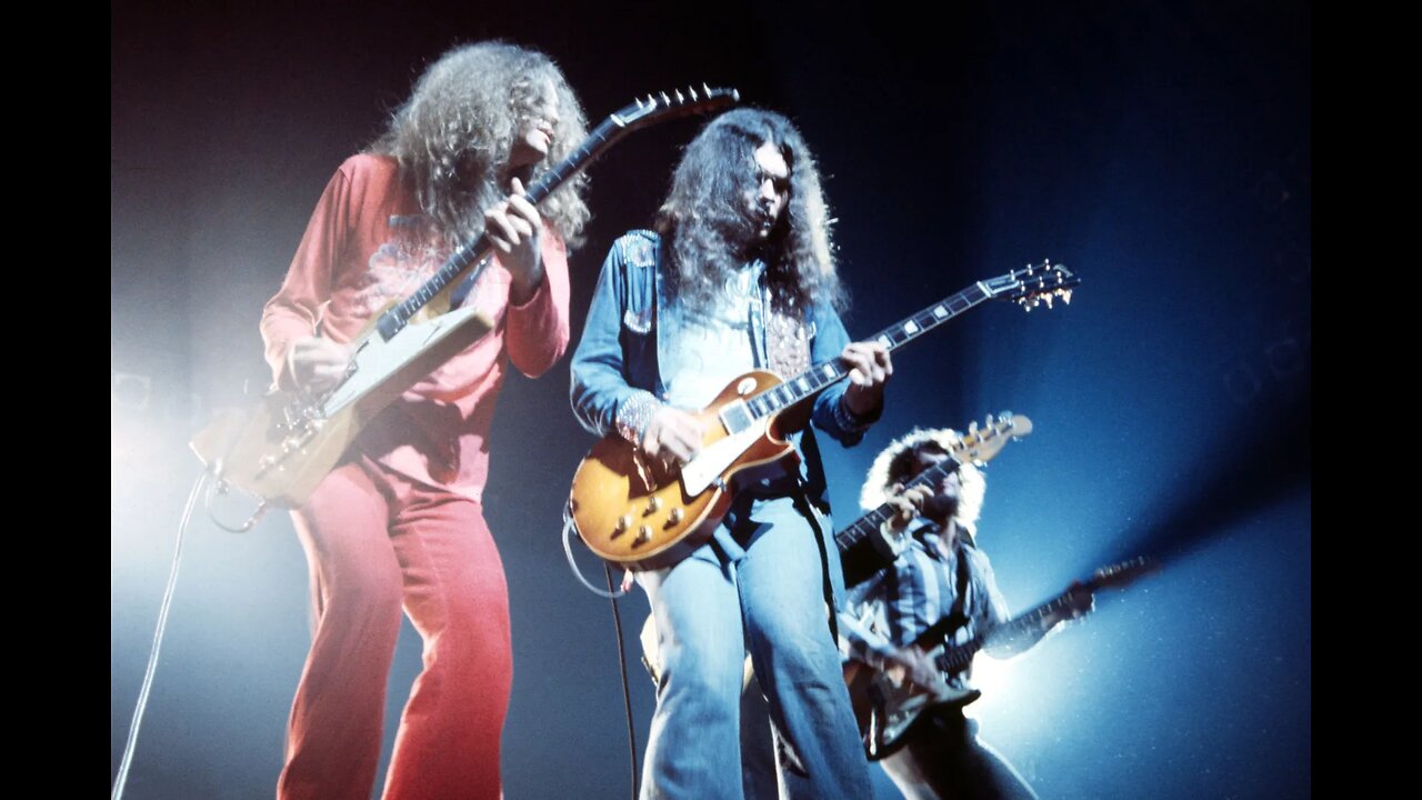 Freebird ~ Lynyrd Skynyrd ( Live / Raw Classic Video )