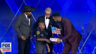 The 13-Year-Old Who Inspired Trump Just Won The "Young Patriot Award"