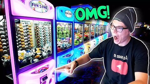 SO MANY CLAW MACHINES AT THIS ARCADE!