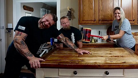 Harley Quinn Hammer VS OUR HANDS!!!