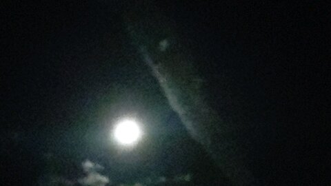Trails being sprayed at 11:00 nite 9/2/25