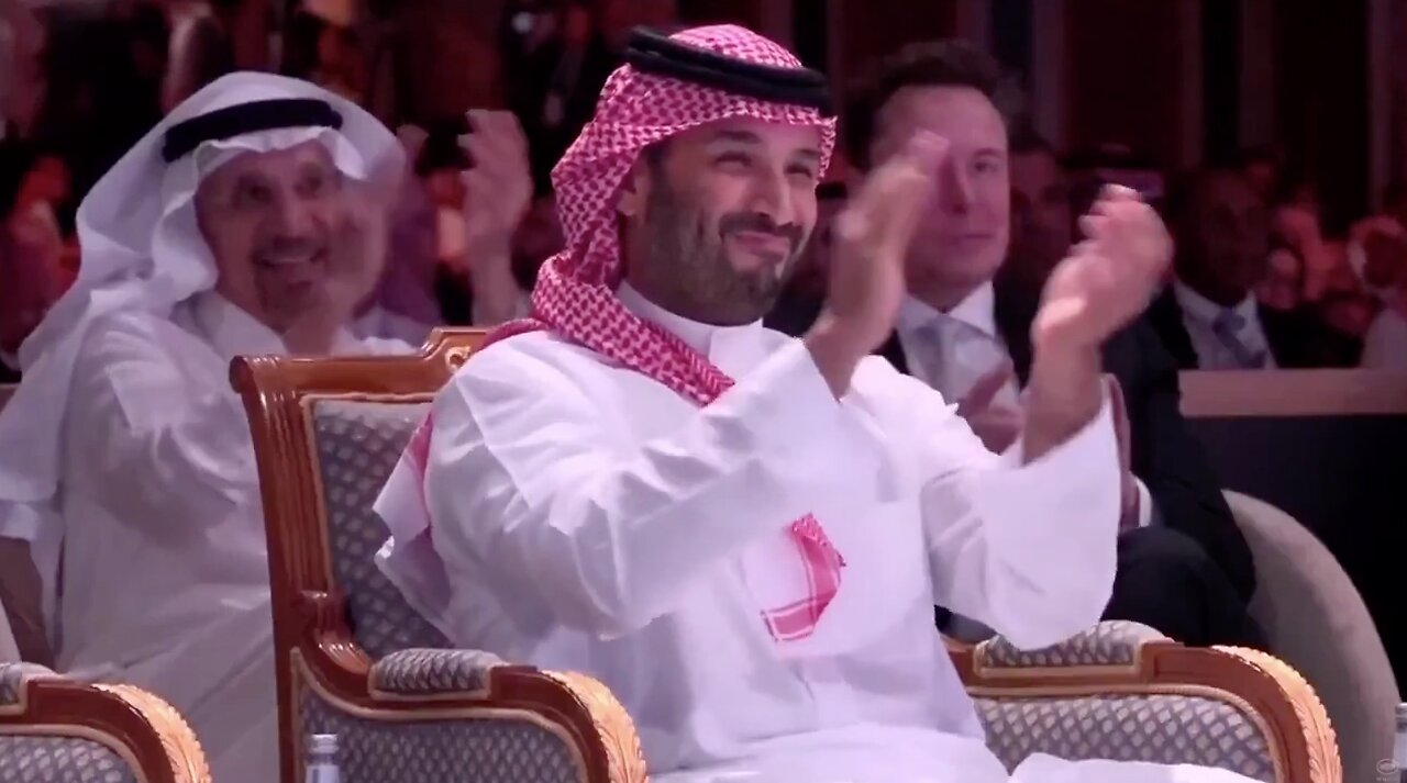 Saudi's Bin Salman and the Entire Crowd give POTUS a Standing Ovation