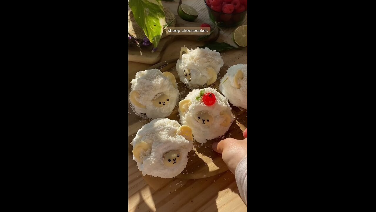 Sheep cheesecake 🧑‍🚒🐸🫶inspo from bakery pictures from pinterest if anyone knows the name of it