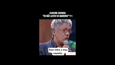 Clodovil falando dos Mimi da esquerda