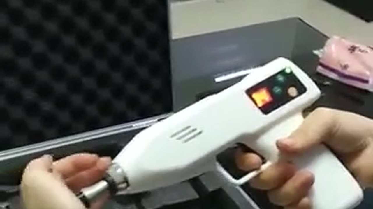 Chiropractor Gun 400 N Digital spine adjustor Correction Device